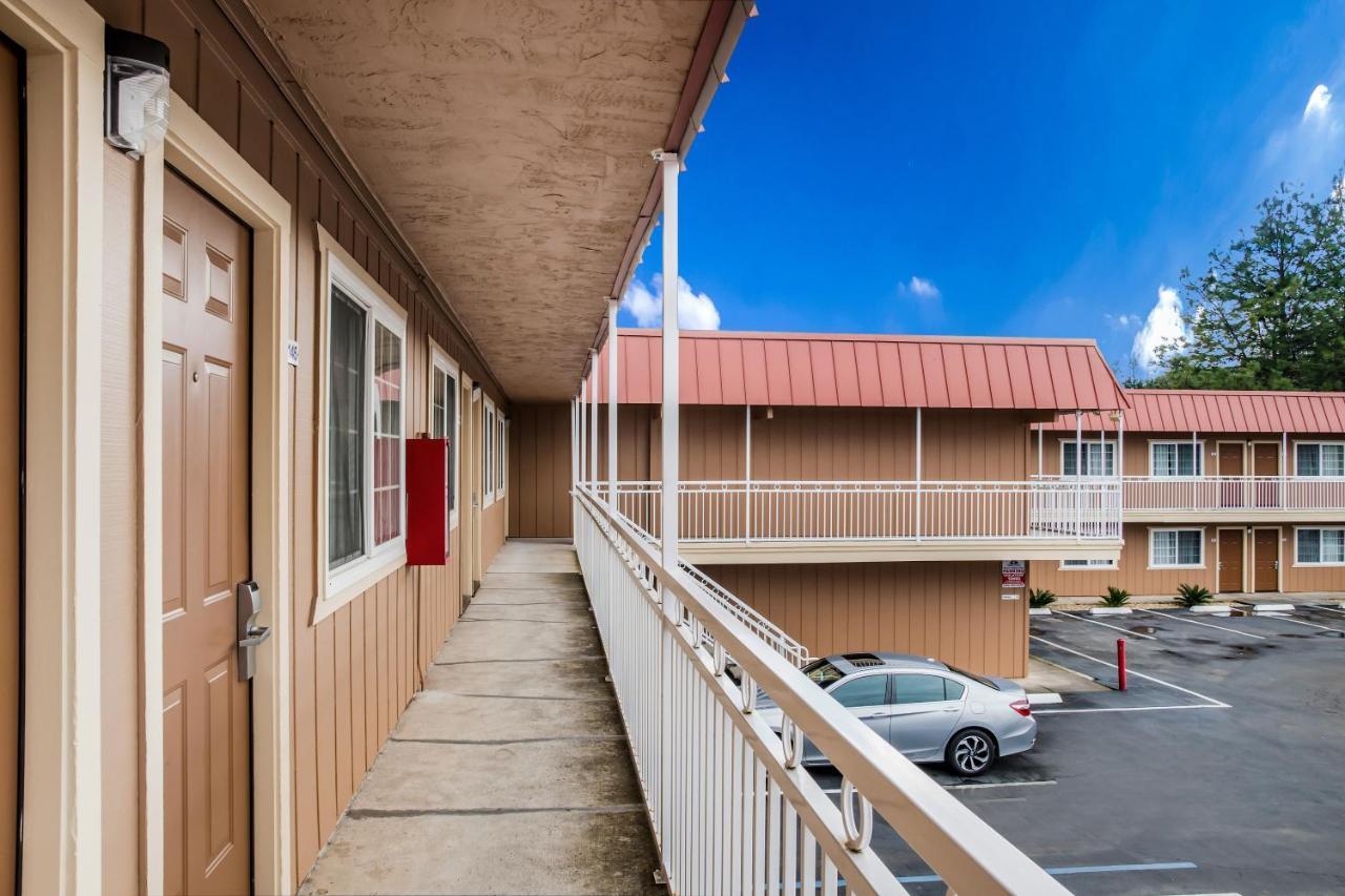 Americas Best Value Inn - Ukiah Exterior photo