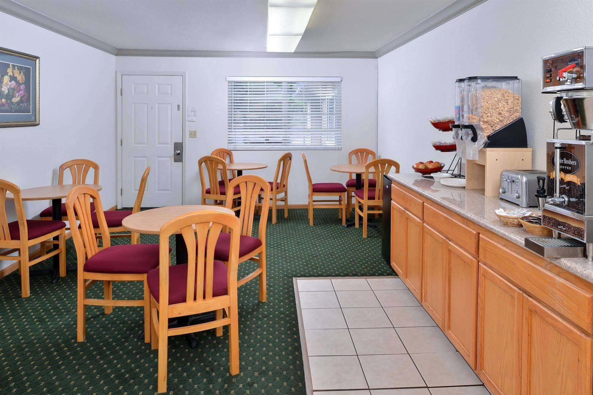 Americas Best Value Inn - Ukiah Exterior photo